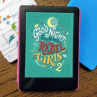 کتاب مصور Goodnight Stories for Rebel Girls جلد ۱ اثر فرانچسکا کاوالو و النا فاویلی